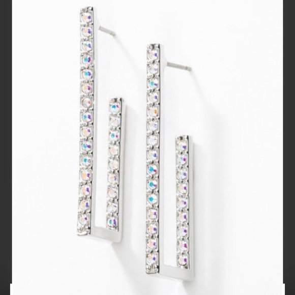 Touchstone Crystal Around the Corner Earrings! - Picture 1 of 2